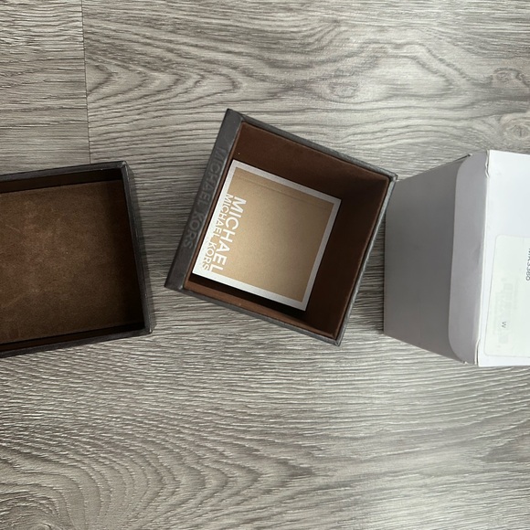 Michael Kors Gold Watch - Picture 6 of 6